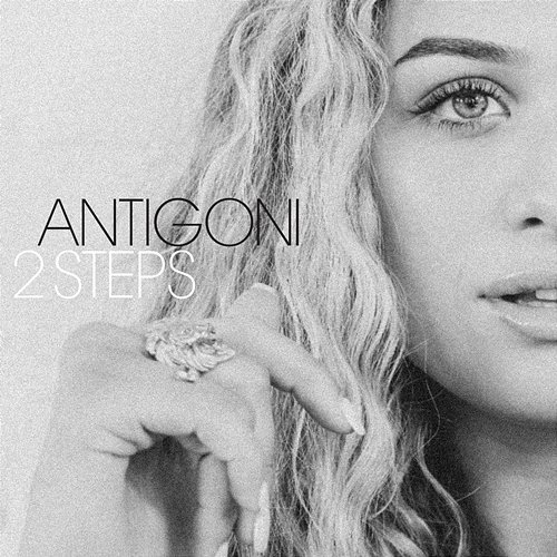 2 Steps Antigoni
