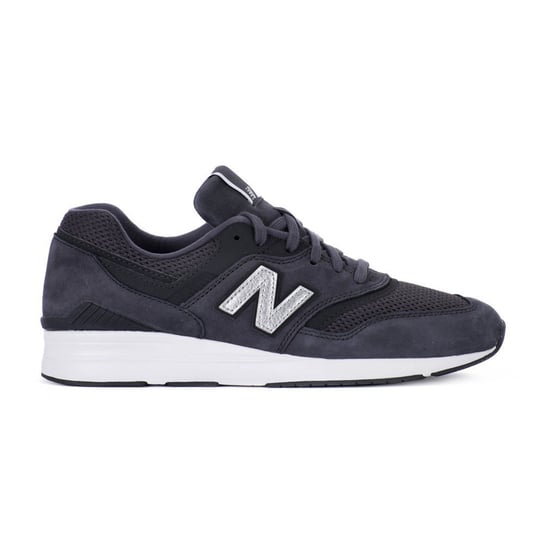 697 New Balance