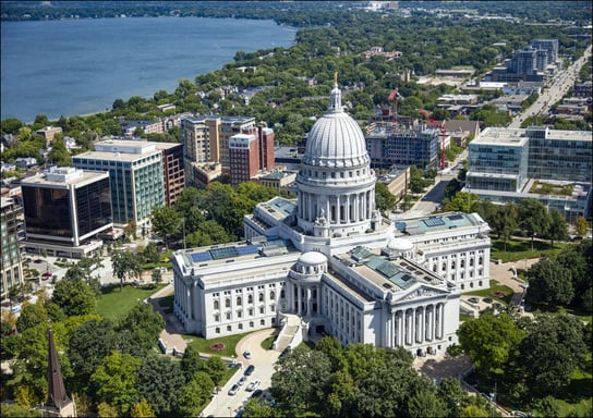 Aerial view of the Wisconsin Capitol and surrounding neighborhoods in Madison, Wisconsin Original image from, Carol Highsmith - plakat 70x50 cm Galeria Plakatu