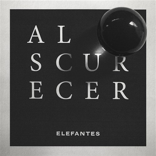 Al oscurecer Elefantes