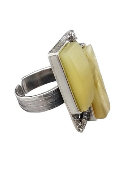 AnKa Biżuteria, Pierścionek srebrny oksydowany z żółtym bursztynem AnKa Biżuteria
