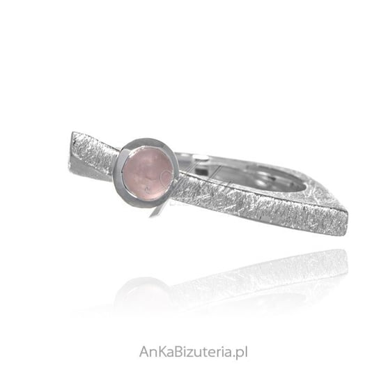AnKa Biżuteria, Pierścionek srebrny satynowany z różowym kwarcem AnKa Biżuteria