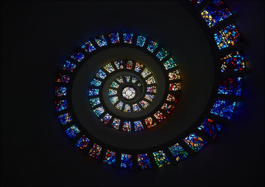 Architect Philip Johnson’s stained-glass "Glory Window" unfolds in the spiraling 1976 Chapel of Thanksgiving, part of Thanks-Giving Square in Dallas, Texas., Carol Highsmith - plakat 29,7x21 cm Galeria Plakatu