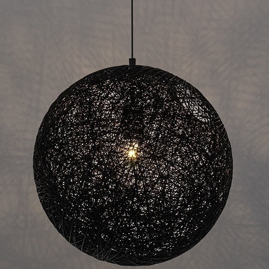Ażurowa lampa wisząca Luna kula ze sznurka czarna King Home