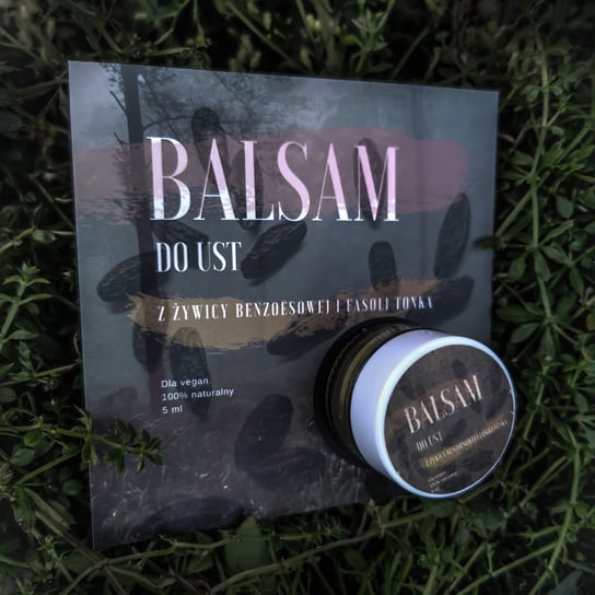 Balsam do ust z fasoli tonka i żywicy benzoesowej Trawiaste