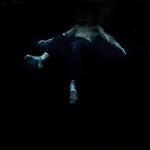 Barefoot Evan Klar