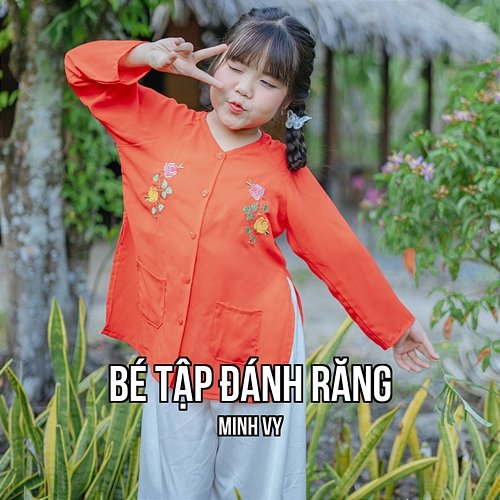 Bé Tập Đánh Răng Bé Minh Vy