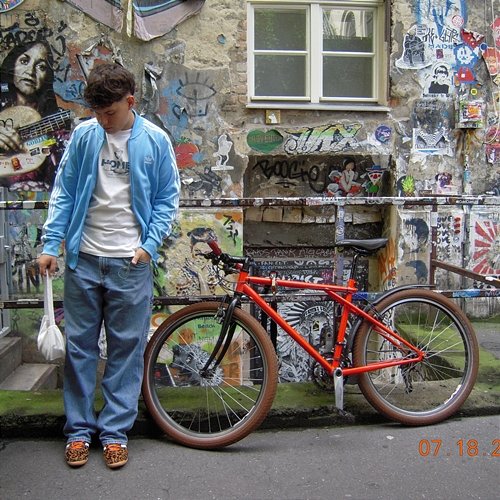 Berlín exxem, Pau FV