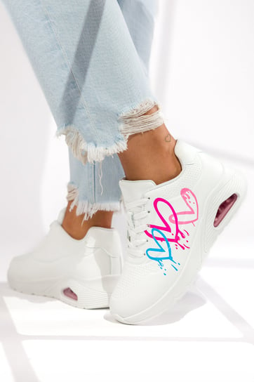 Białe sneakersy damskie buty sportowe na koturnie sznurowane grafika z motywem serca Casu SS108-1-37 Casu