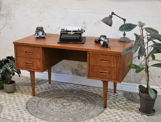 Biurko do gabinetu tradycyjne brązowe 140 cm Pastform Furniture Classy Desk Pastform Furniture