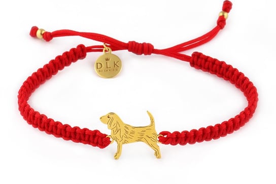 Bransoletka z psem beagle złotym na czerwonej makramie DeLaKinia