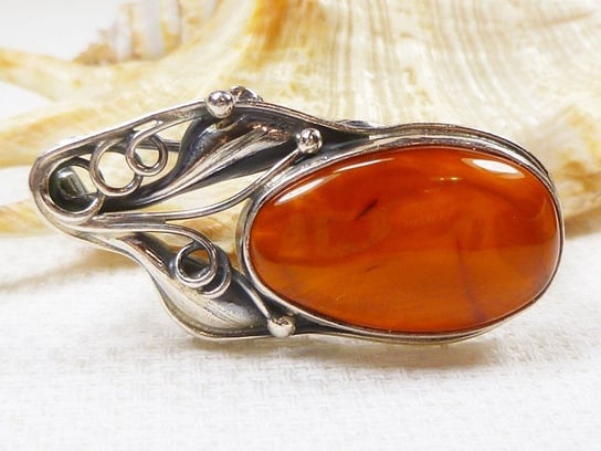 Broszka srebrna z bursztynem, handmade 410-307 AMBERGRAND