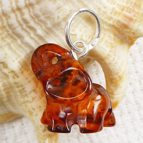 Bursztynowy słoń, srebro, wisiorek, hand carving 688-25 AMBERGRAND