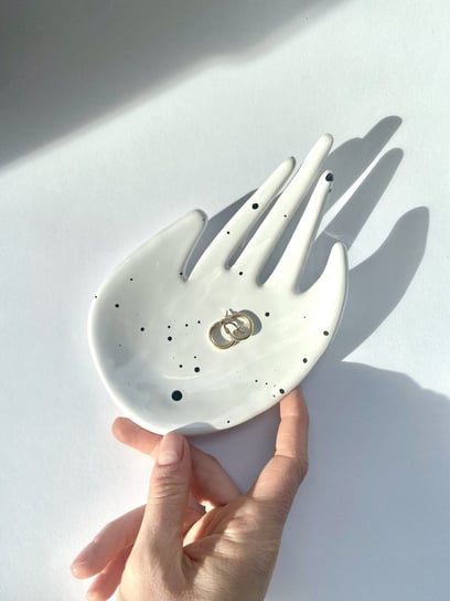 Ceramiczna Dłoń Dalmatyńczyk Stojak na Biżuterię Łapka Maison Fragile