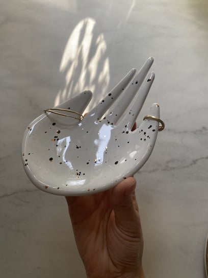 Ceramiczna Dłoń Dalmatyńczyk w Złote Ciapki Spodek na Biżuterię Maison Fragile