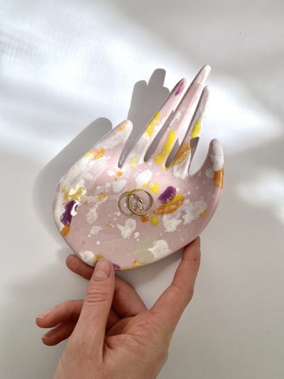 Ceramiczna Dłoń Halo Wiosna Stojak na Biżuterię Łapka Maison Fragile
