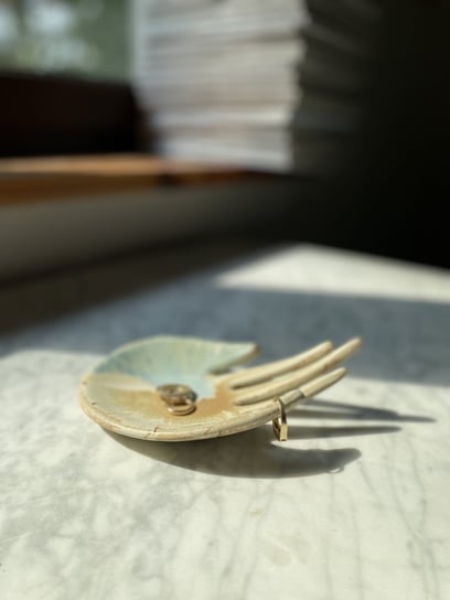 Ceramiczna Łapka Dziki Piach Stojak na Biżuterię Maison Fragile