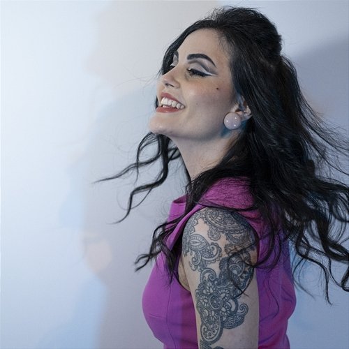 Comete Naomi B