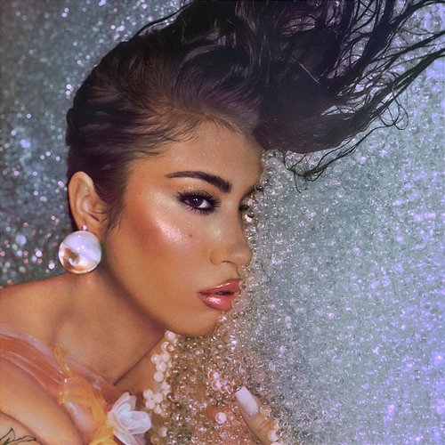 Cry about it! Kali Uchis, Ravyn Lenae