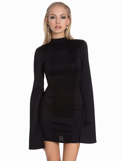 Czarna sukienka mini z rozciętymi rękawami John Zack XL sarcia.eu
