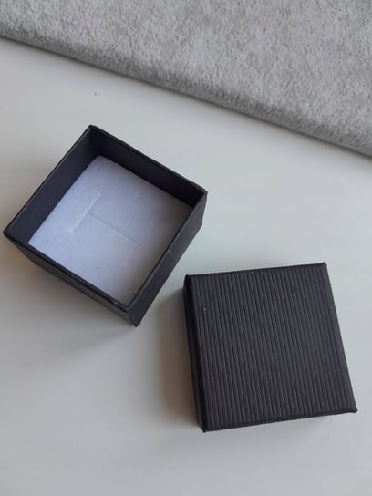 czarne małe pudełko ozdobne opakowanie prezent Inny producent