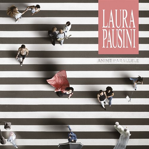 Davanti a noi Laura Pausini