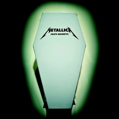 Death Magnetic (Death in a Coffin) rozm. L Metallica