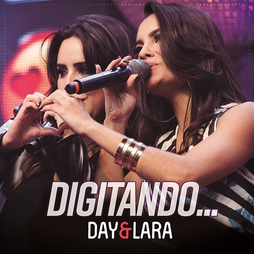 Digitando... Day e Lara