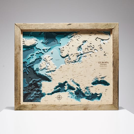 Drewniana Mapa Europy w ramie_turkus Avocado Pracownia Twórcza