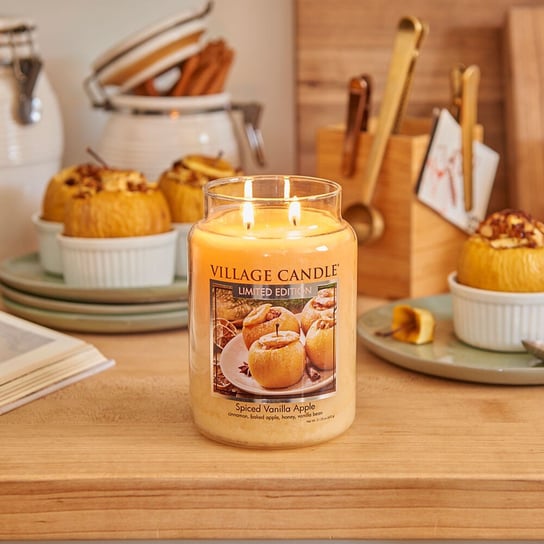 Duża świeca Spiced Vanilla Apple Village Candle Inna marka