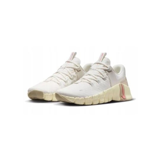 DV3950100 Nike
