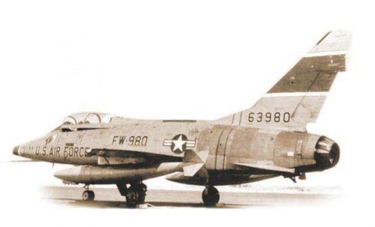 F-100F Super Sabre (GXP-622418) Italeri