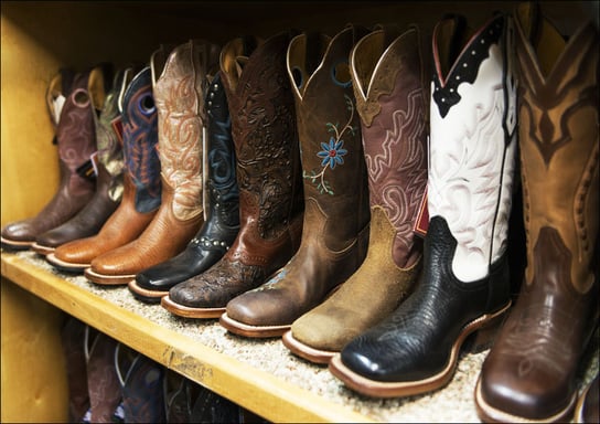 Fancy cowboy boots for sale at the San Antonio Stock Show and Rodeo, Carol Highsmith - plakat 40x30 cm Galeria Plakatu