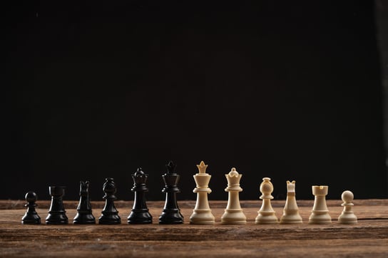 Figury szachowe Staunton 6, plastikowe (król 95 mm) Sunrise Chess & Games