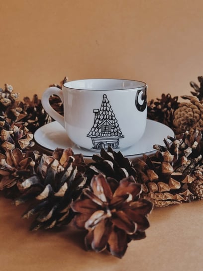 Filiżanka „kawa u krasnoludka” polska porcelana ręcznie zdobiona O.LALA designs