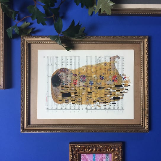 Gustav Klimt Pocałunek - Plakat, wydruk cyfrowy na stronie starej książki Twingist