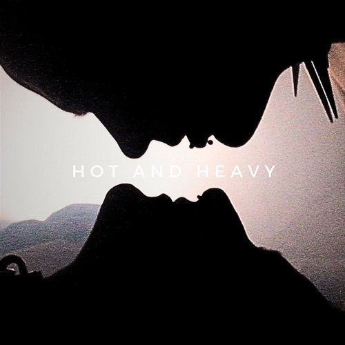 Hot and Heavy Mona Lizak