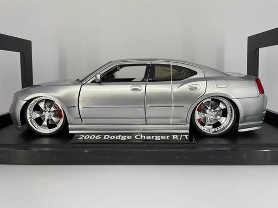 Jada Toys  Dodge Charger 2006 R/T Silver 1:18 90723A IXO