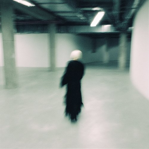Keep on Moving Emie, Kastuvas