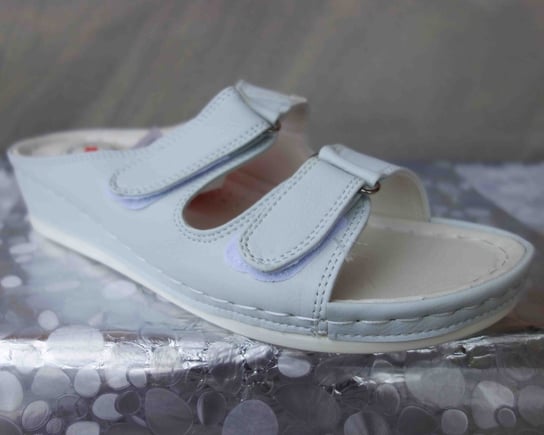 klapki białe z regulacją na szeroką stopę koturn rzep 36 Polskie buty