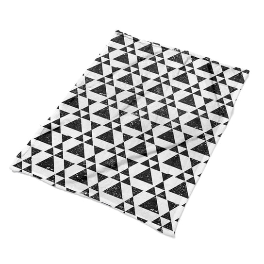 Kolorowy pluszowy kocyk Czarno białe trójkąty wzór, Fabricsy Fabricsy