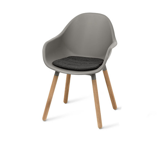 Krzesło szare z recyklingu drewniane Tchibo