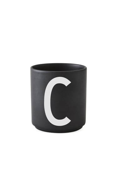 Kubek porcelanowy "C" DESIGN LETTERS, czarny, 300 ml Design Letters