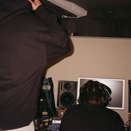 la torche Livaï, COSMO ENVOIE DES TRACKS