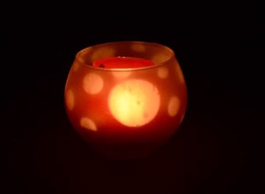 Lampka TEALIGHT podgrzewacz świecznik KÓŁKO czerwona Lotmar