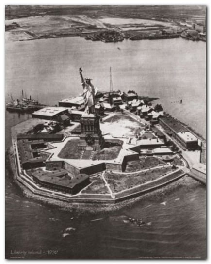 Liberty Island plakat obraz 40x50cm Wizard+Genius