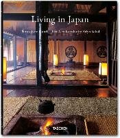 Living in Japan Opracowanie zbiorowe