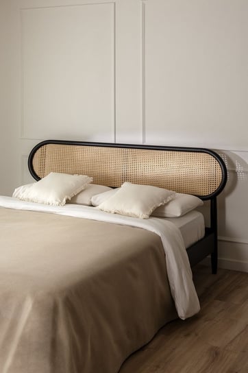Łóżko drewniane czarne z plecionką wiedeńską 160x200 cm MIA home