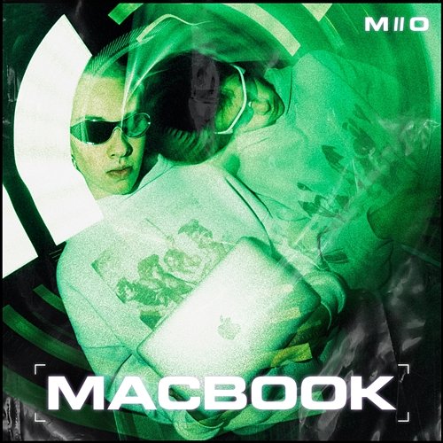 Macbook M, O