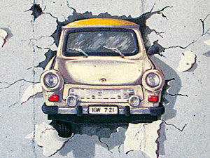 Magnes Trabant Przebija Mur 8x6 Cm Nostalgic-Art Merchandising